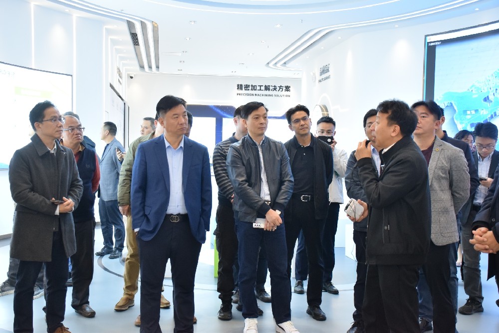 校友重聚 共話成長丨華南理工大學(xué)校友會考察團參訪沃德精密科技